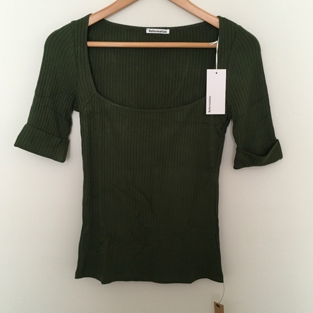 NWT Reformation Leanne Top in Fern Green – Size M